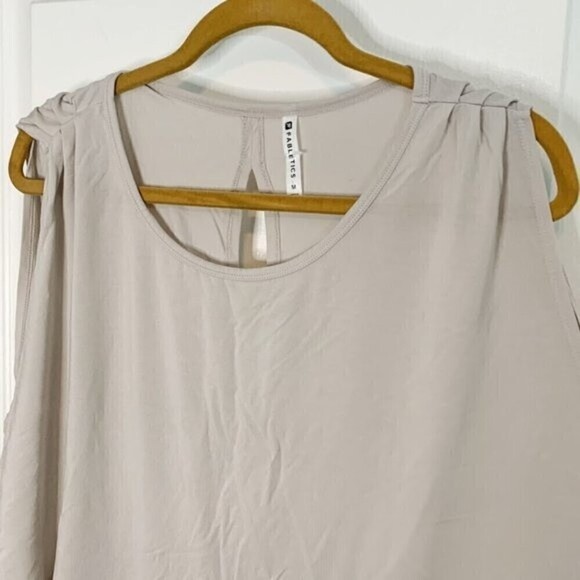 Fabletics Open Back Grey Athletic Workout Gym Sleeveless Lightweight Shirt - Picture 4 of 13